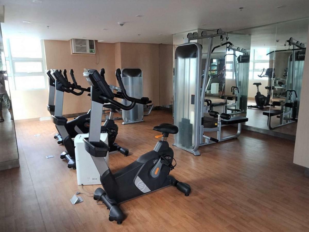 Chillax Studio 101 Newport Boulevard Manila Exteriör bild