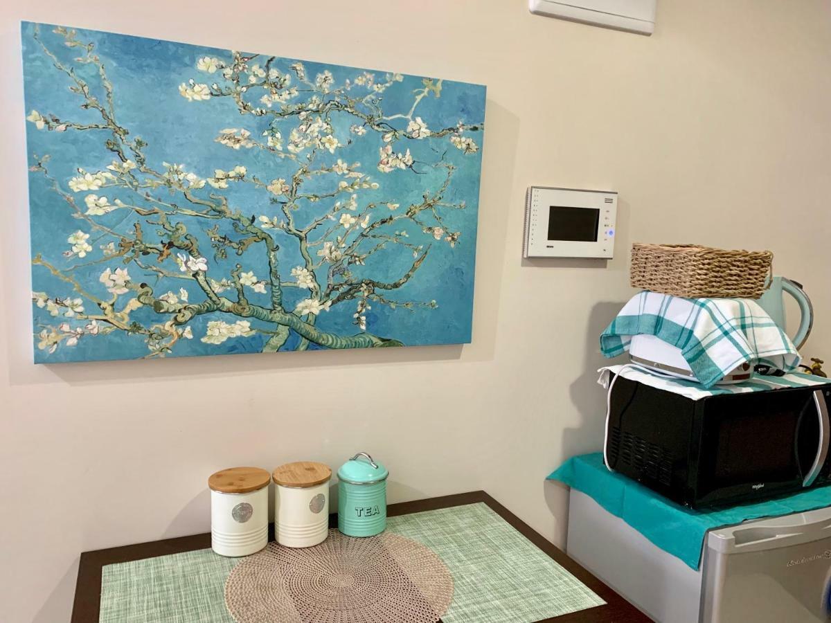 Chillax Studio 101 Newport Boulevard Manila Exteriör bild