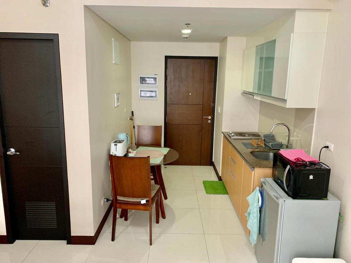 Chillax Studio 101 Newport Boulevard Manila Exteriör bild