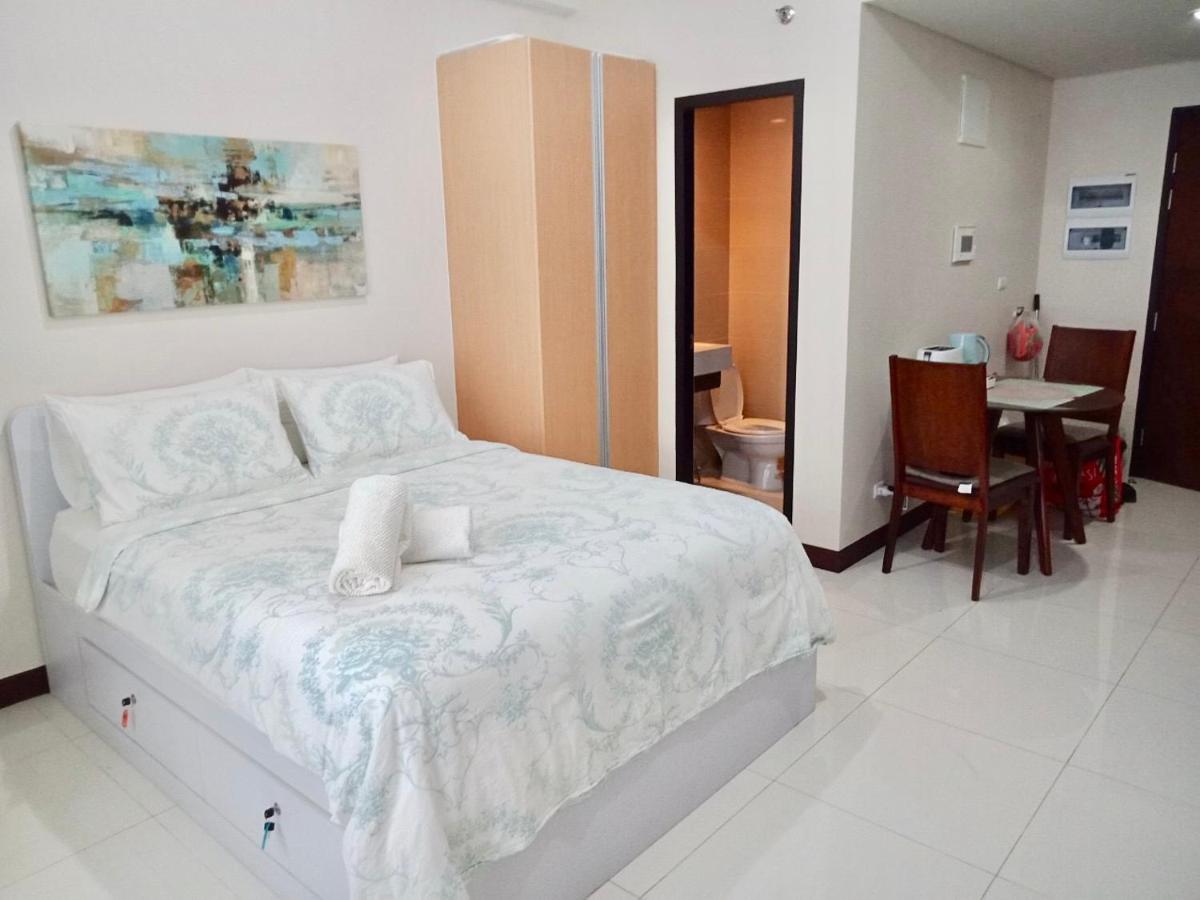 Chillax Studio 101 Newport Boulevard Manila Exteriör bild