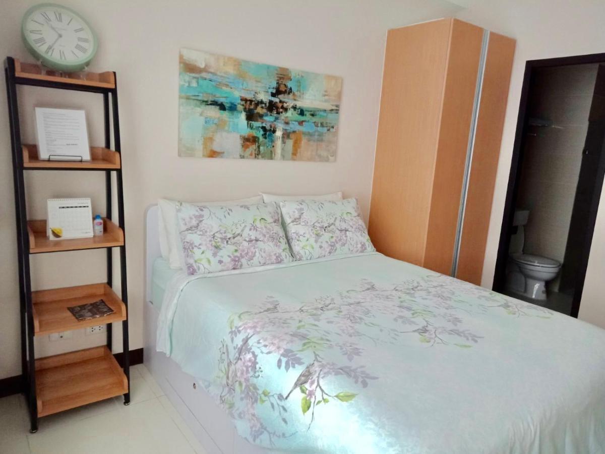 Chillax Studio 101 Newport Boulevard Manila Exteriör bild